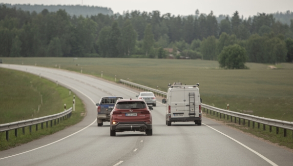 Autoturu langus jätkub: eestlased ostavad üha vanemaid autosid